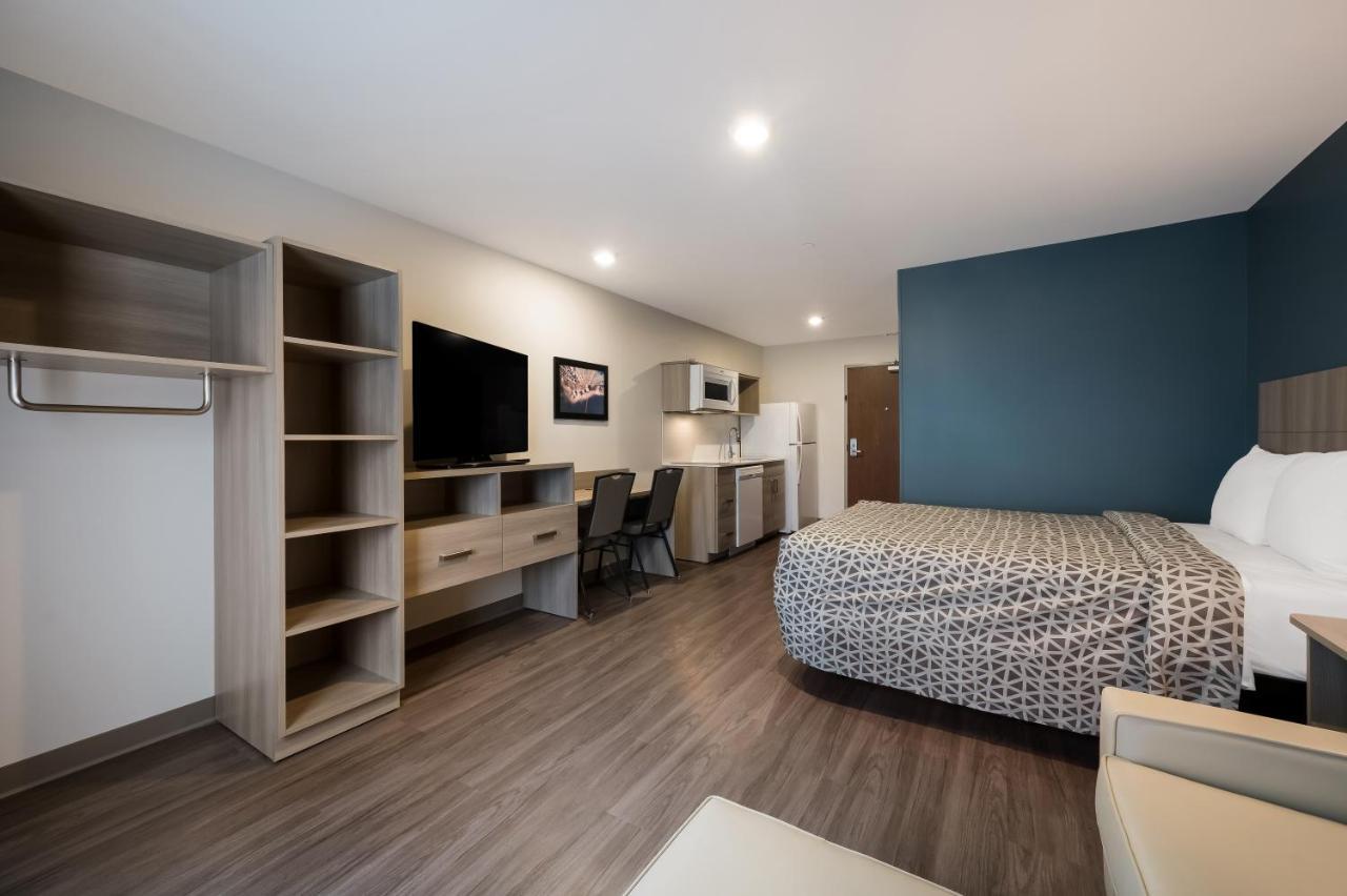 Woodspring Suites Detroit Sterling Heights Eksteriør billede