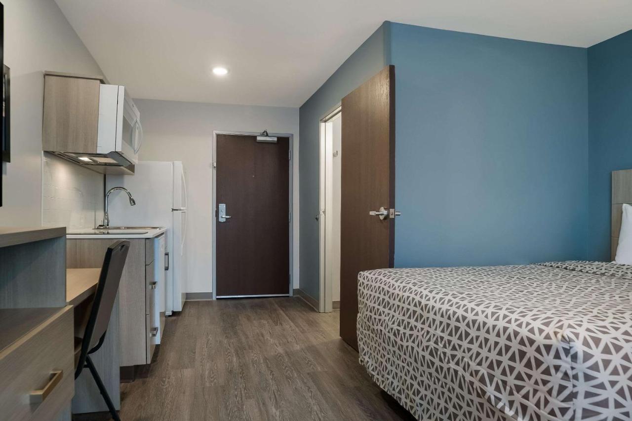 Woodspring Suites Detroit Sterling Heights Eksteriør billede