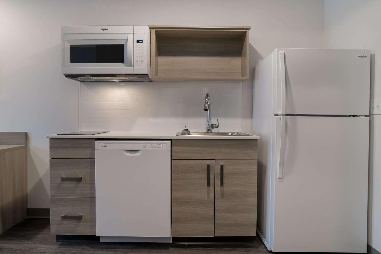 Woodspring Suites Detroit Sterling Heights Eksteriør billede